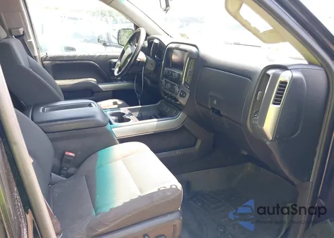 2015 Chevrolet Silverado 1500 z USA, uszkodzony, nr VIN 3GCUKREC8FG221711